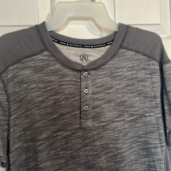 Rock & Republic men’s tee size Large - Picture 2 of 3